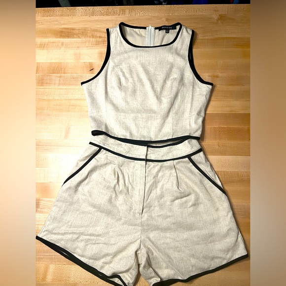 Vici Pants - Vici size small 2 piece set